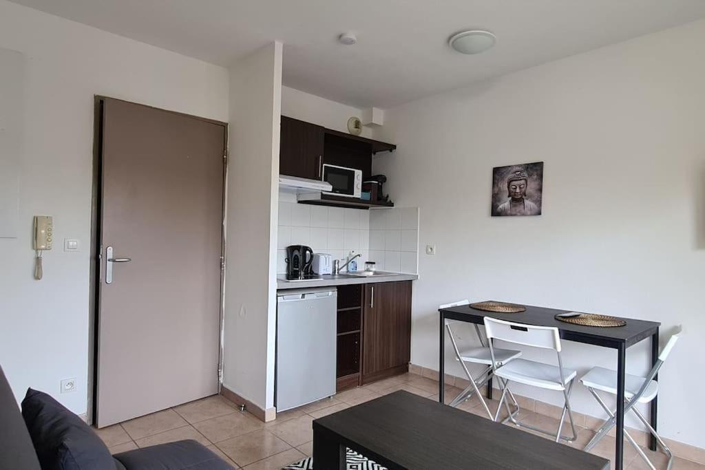 B210 Appartement Disneyland Paris Parking Et Wifi Montévrain Zewnętrze zdjęcie